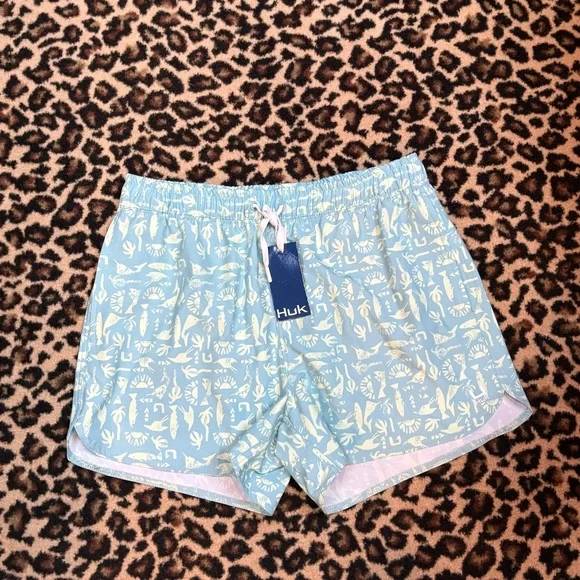 NWT HUK Fishing W Pursit Volley Printed Shorts - Picture 1 of 5